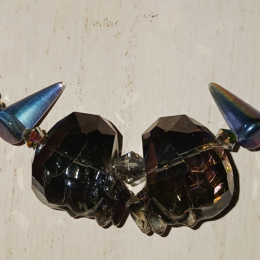 Rainbow druzy geode agate crystal necklace with glass skulls & spikes &earrings - Picture 11 of 15